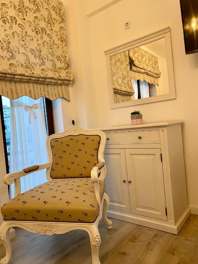 Pensiunea Charlotte Boutique Бакеу Екстер'єр фото